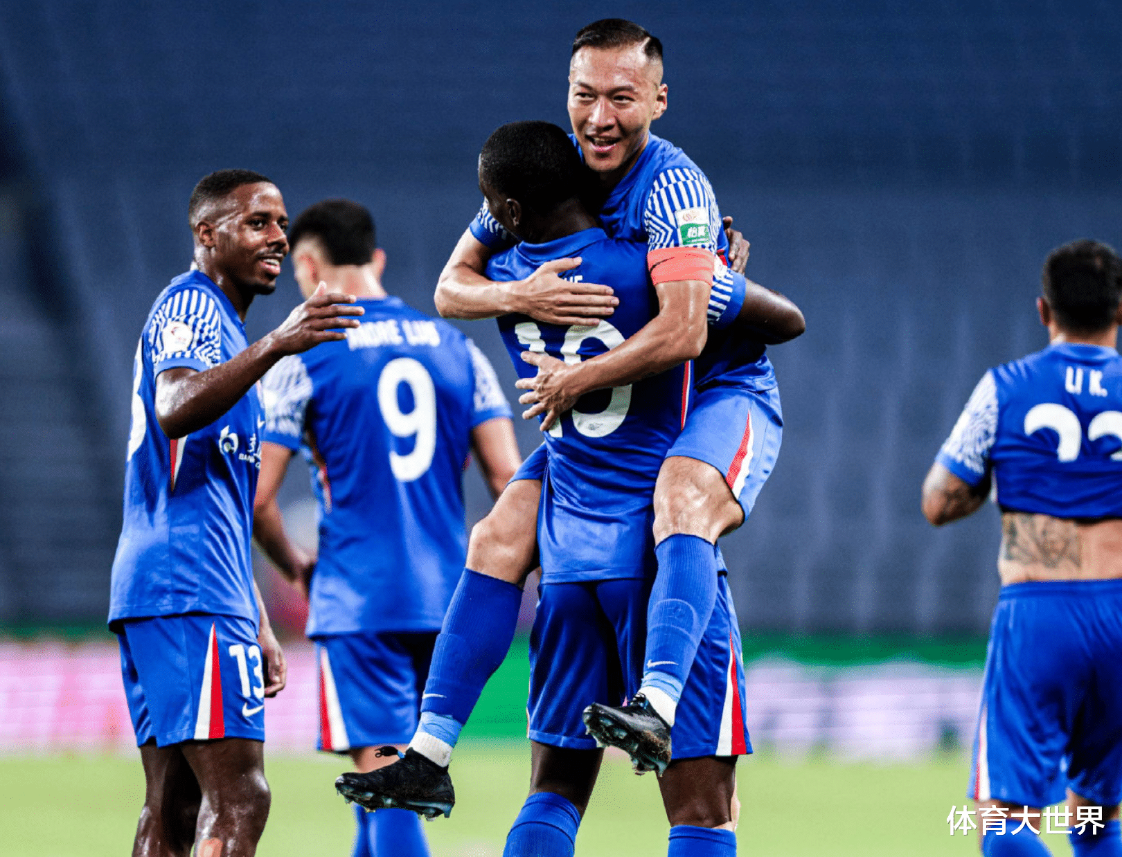 关于亚特兰大迎亚冠关键赛，赛后防线松动，目标明确，更衣室氛围转暖的信息