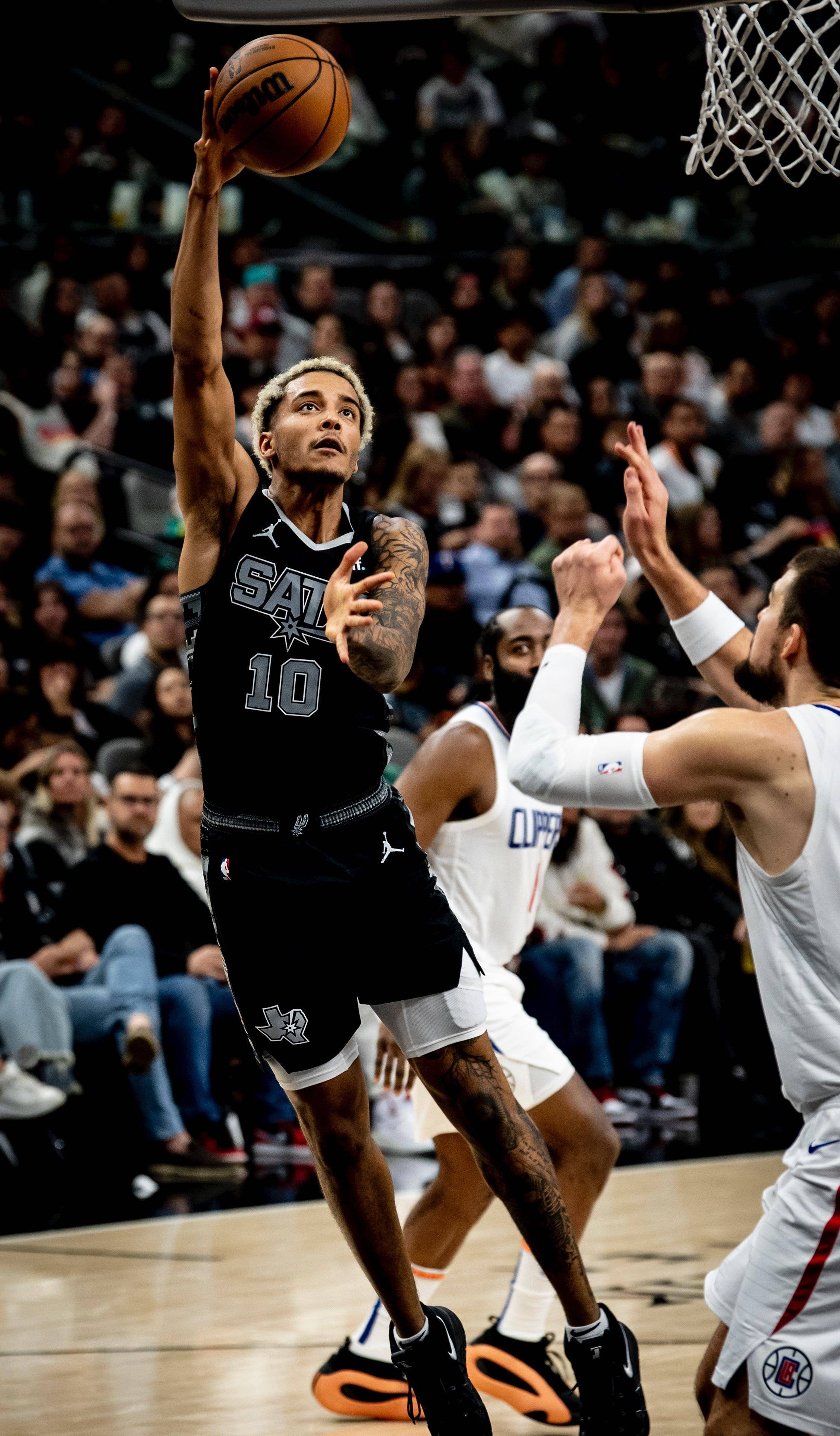 关于今晚纽约尼克斯备战荷甲；篮板制胜细节曝光；目标明确；心理建设被强调的信息爱游戏APP