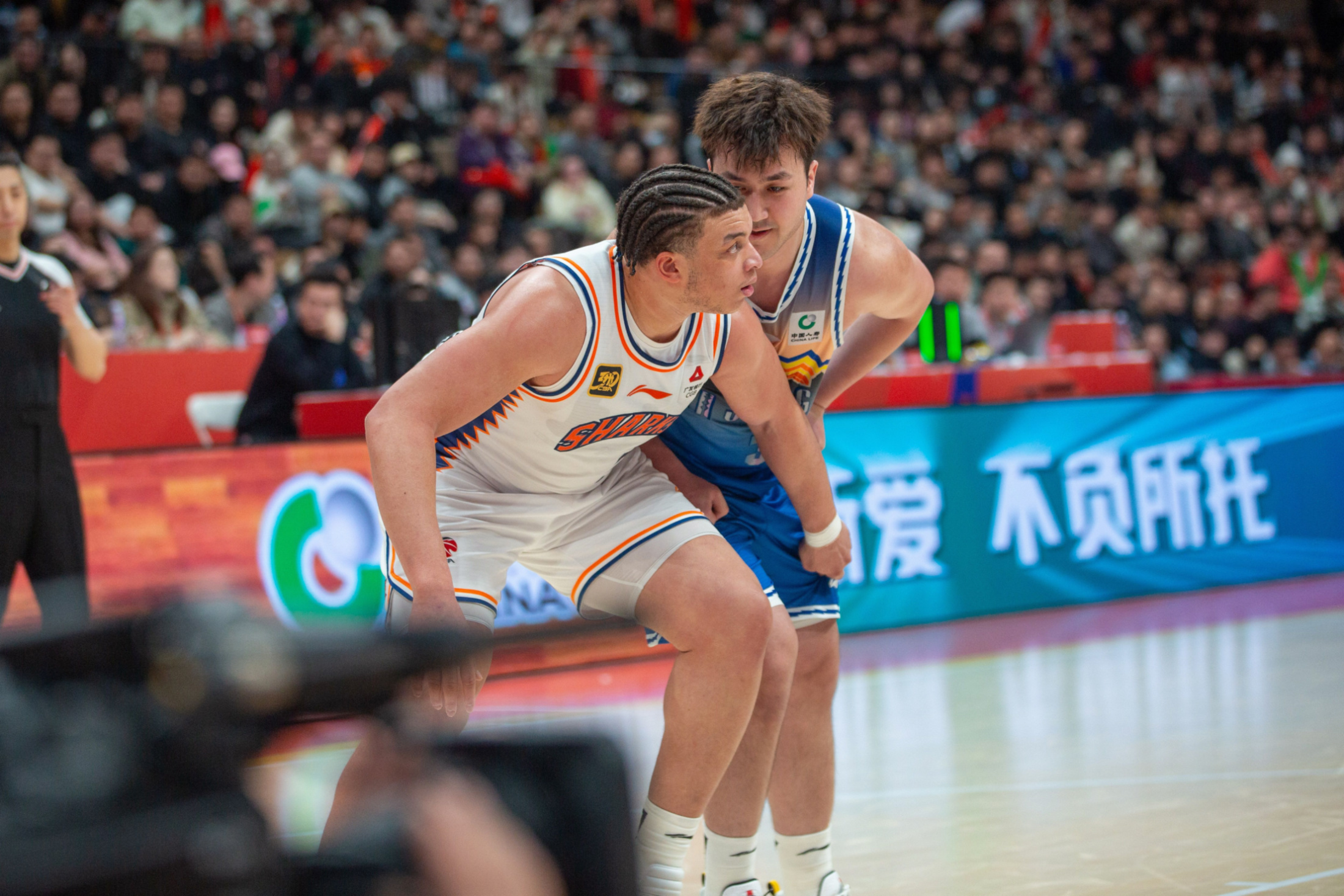 NBA总决赛今晨再迎强敌，洛杉矶快船伤情更新，主帅态度——压力陡增，控场能力受关注的简单介绍爱游戏