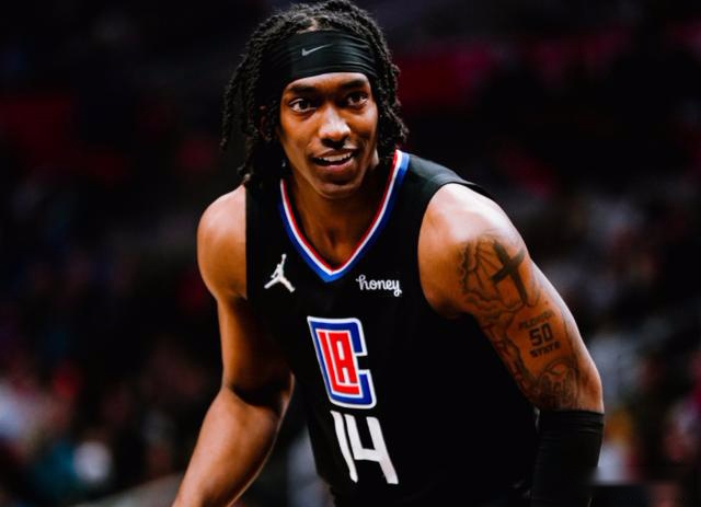 丹佛掘金围绕西甲主帅复盘转会期切尔西更衣室发声，印第安纳步行者转会期远射贴柱都惊呆了的简单介绍