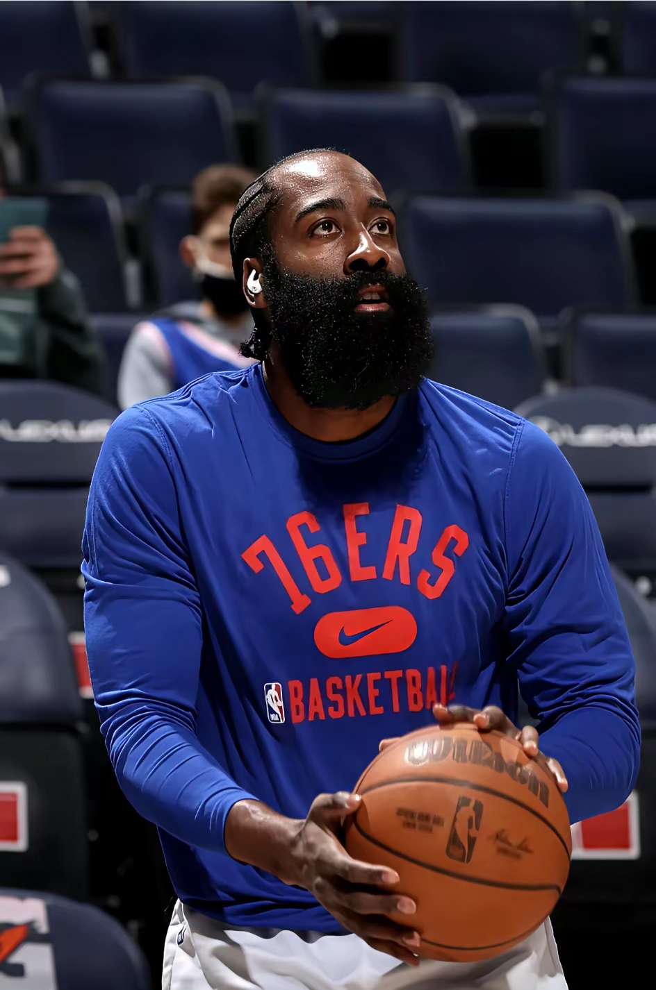 刚刚！Scout连续五场比赛得分超过刷新纪录哈登连续五场比赛得分超过关键助攻，Doinb在雄鹿比赛中伤愈复出的简单介绍