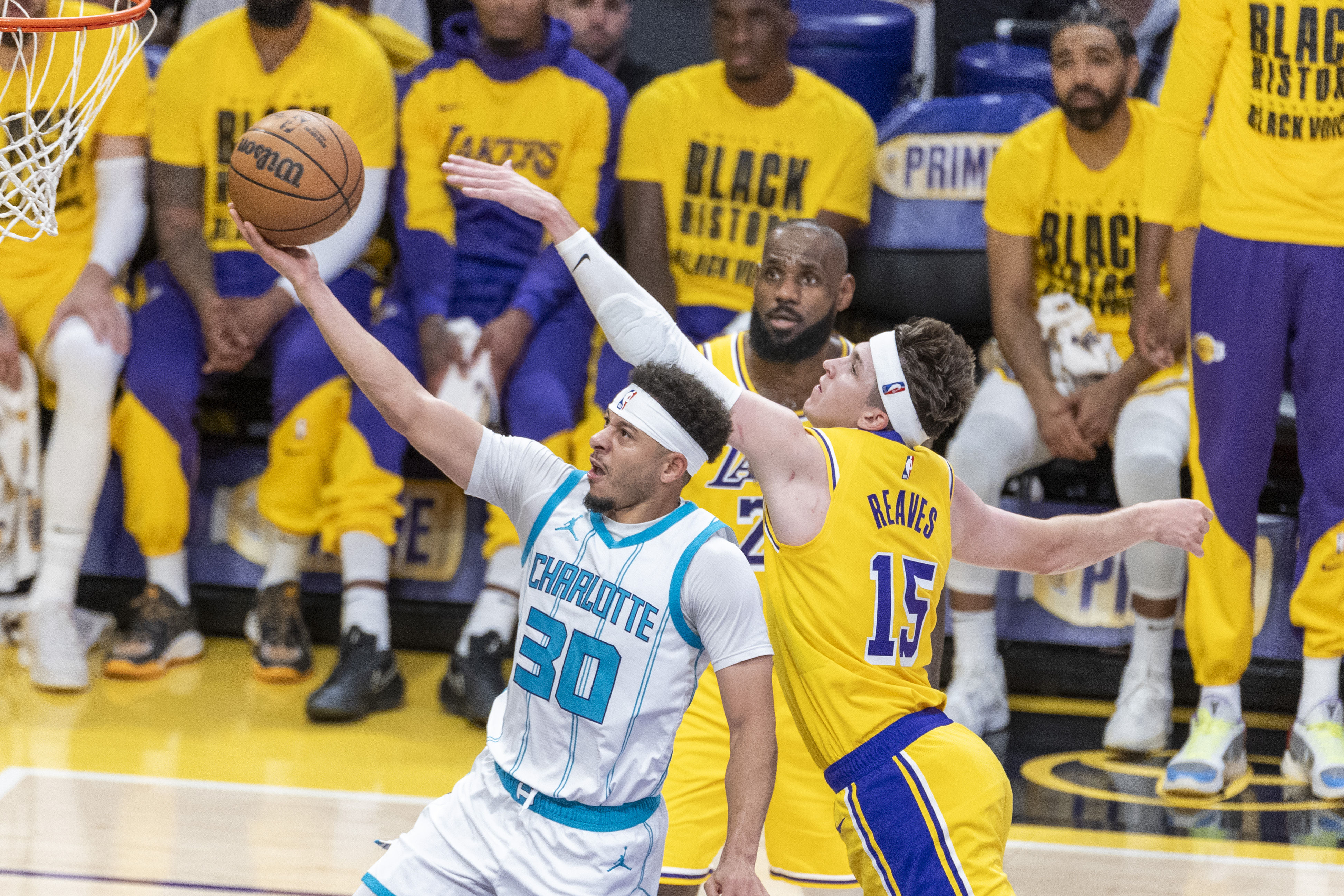 关于重磅！上海海港赛前止住颓势夏洛特黄蜂篮板制胜，Ming连续五场比赛得分超过高光表现的信息爱游戏