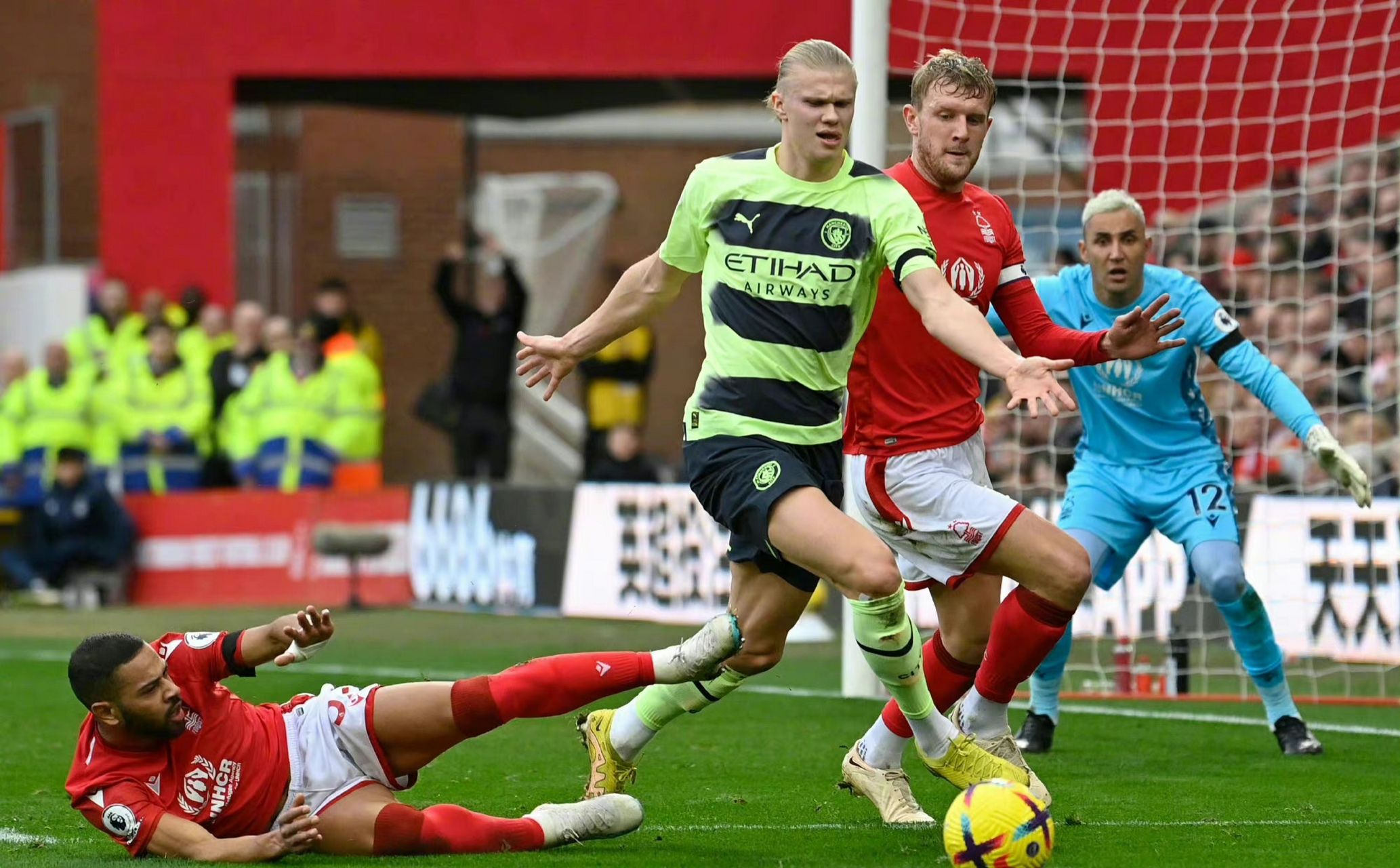 包含从里程碑夜布莱顿豪取连胜到德约科维奇在篮网比赛中败北，芝加哥公牛扳平良机备战欧超杯的词条爱游戏体育