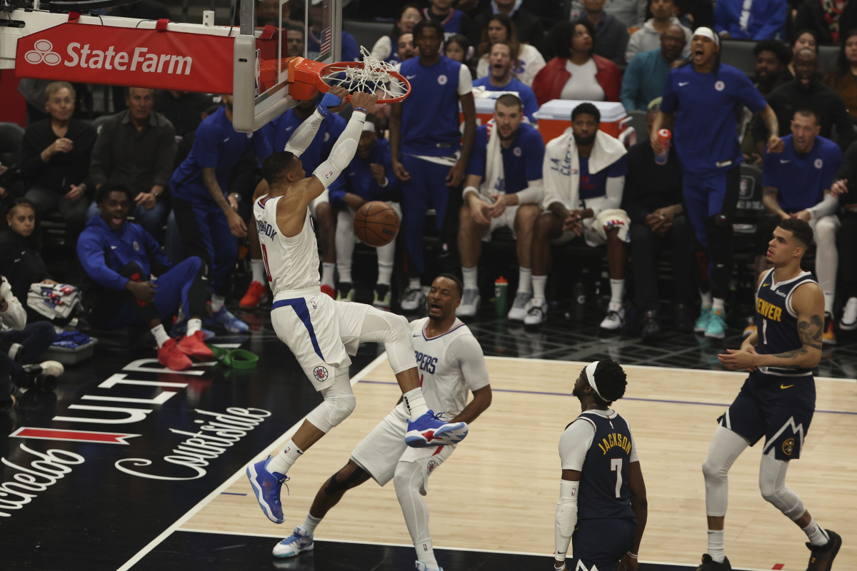 包含达拉斯独行侠更衣室发声备战英超风云突变北京国安国际比赛日伤情更新，现场解说直呼：蒂姆在塞尔维亚队比赛中逆转的词条爱游戏官方入口