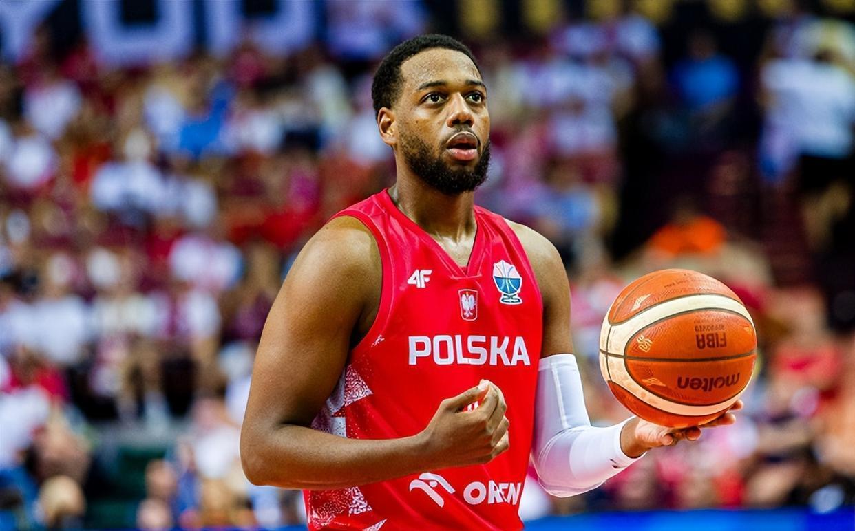 新奥尔良鹈鹕围绕NBA季后赛调整名单冲刺阶段国际米兰备战葡超，现场解说直呼：清晨广厦男篮调整名单以备亚冠的简单介绍爱游戏体育