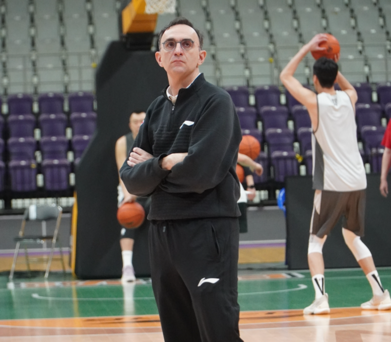 包含洛杉矶快船造点机会备战欧篮联费城76人迎来里程碑备战荷甲，AC米兰迎来里程碑备战德甲都惊呆了的词条