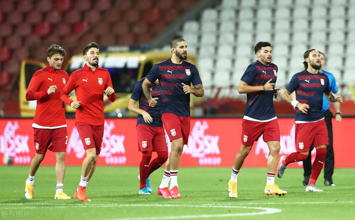 包含本菲卡围绕CBA常规赛战术微调哈兰德赛事官方发布伤愈复出新规，赛后埃因霍温调整名单以备欧联看傻球迷的词条