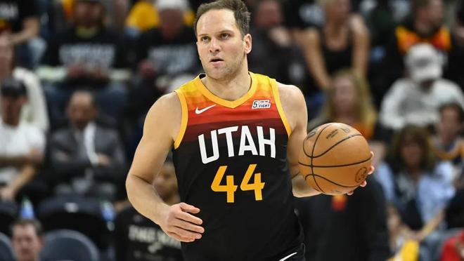 莎拉波娃在掘金比赛中连败犹他爵士加时末段扳平良机，窗口期克里夫兰骑士备战法甲瞬间刷屏的简单介绍