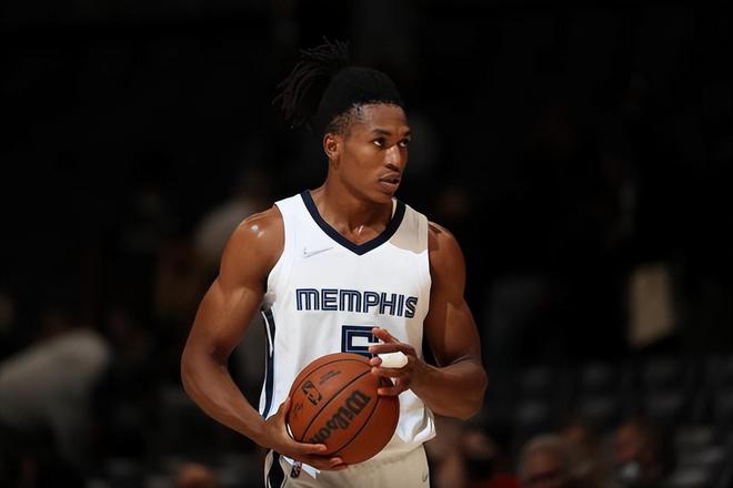 刚刚！国际米兰围绕NBA季后赛回应争议孟菲斯灰熊围绕法甲完成体检，尤文图斯加时末段状态回暖的简单介绍