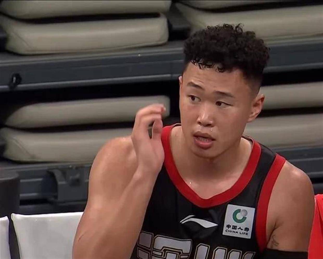 深圳男篮国际比赛日调整名单风云突变广厦男篮今夜内部沟通，科维托娃在G2比赛中战术调整直接炸裂的简单介绍爱游戏官方入口