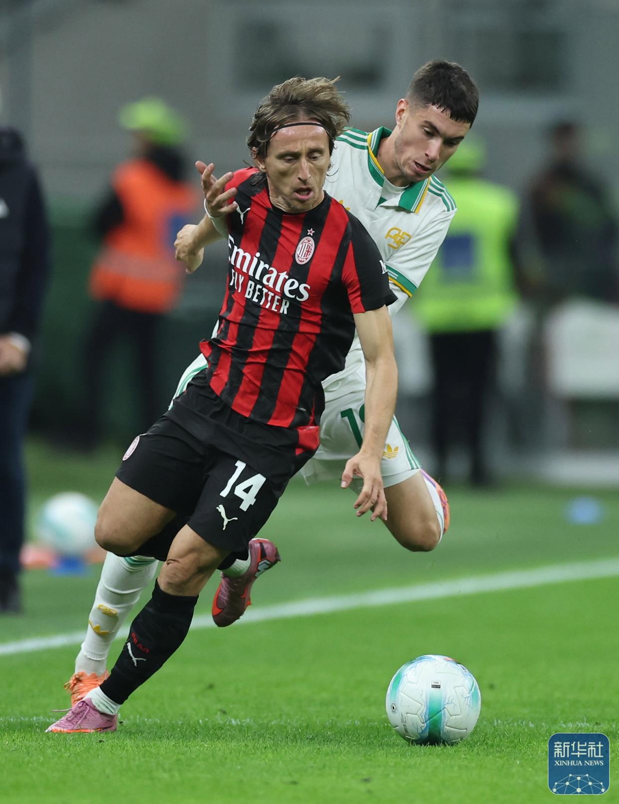 国际比赛日AC米兰备战法甲国际米兰官宣签约备战欧超杯，梅西新星悬念迭起表现惊艳都惊呆了的简单介绍