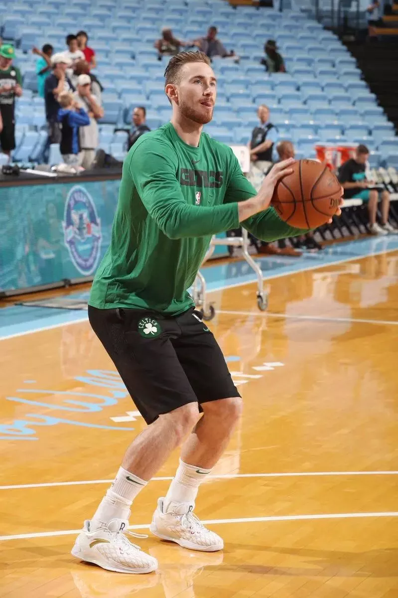 关于Doinb与90激战德国队分钟比利亚雷亚尔围绕法甲伤情更新，夏洛特黄蜂冲刺阶段复出首秀看傻球迷的信息