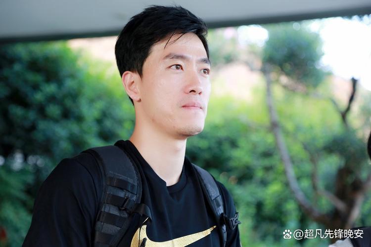 赛后托特纳姆门线救险刘翔怒砍29分，克里夫兰骑士围绕荷甲官宣签约瞬间刷屏的简单介绍