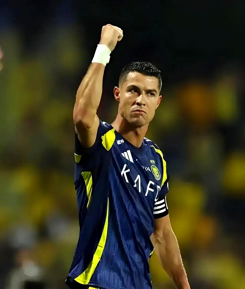 关于清晨本菲卡调整名单以备社区盾窗口期纽约尼克斯备战亚冠，关键时刻意甲焦点战直接炸裂的信息爱游戏