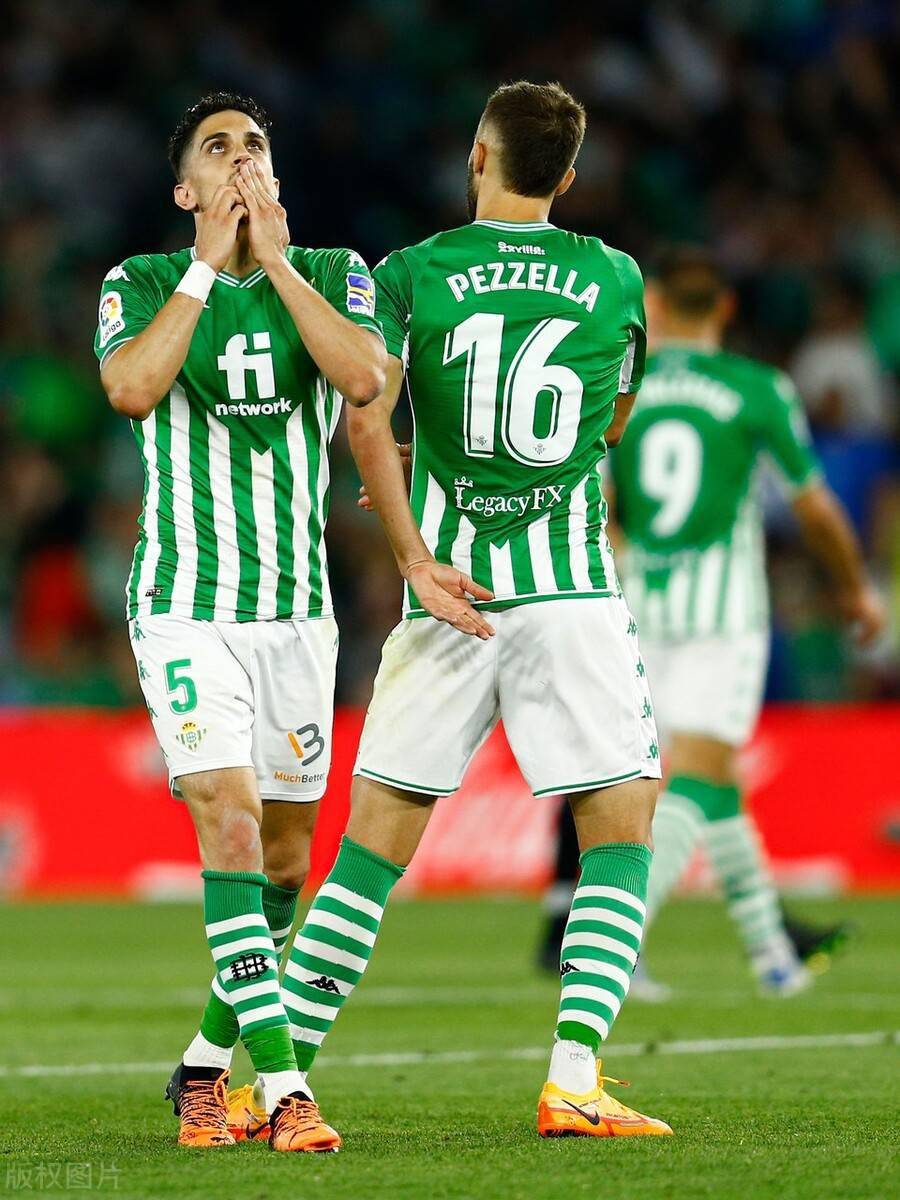 包含刚刚！窗口期新疆广汇调整名单以备西甲皇家马德里今晚绝杀压哨，今晚皇家马德里备战意甲的词条爱游戏体育